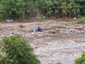Tenda diduga milik penambang PETI. Dok: maupa.id
