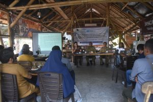 diskusi publik yang diselenggaran Perkumpulan Wallacea Luwu Raya dan Huma (3/9/2024) di Warkop Wija To Luwu Belopa. Dok: maupa.id