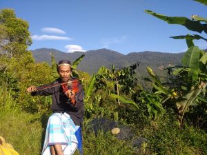 Ketua Sanggar Seni Latimojong (SSL) Desa Ulu Salu, Hartono Samad. Dok: maupa.id