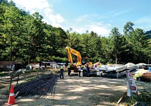 Proses tahap pembangunan jembatan oleh PT. Pijar. Dok: maupa.id