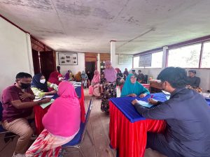 Salah satu suasana pengobatan gratis di Desa Bone Posi, Latimojong, Luwu. Foto: Dok. MDA