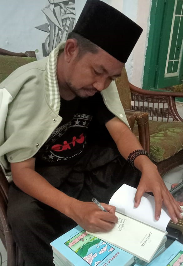 Ibrah La Iman, penulis buku Kappala Luttu. Dok: Azwar Radhif