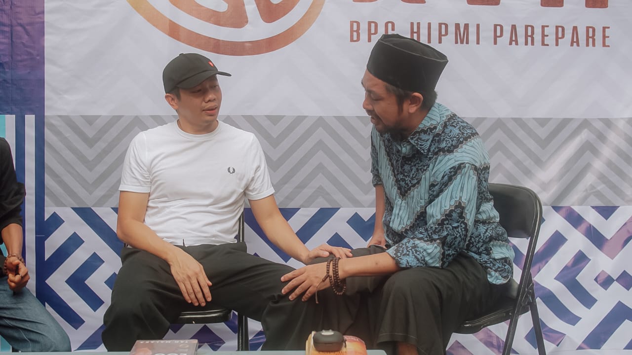 Bincang lepas ketua OKK HIPMI Parepare Ibra La Iman bersama Caketum HCH