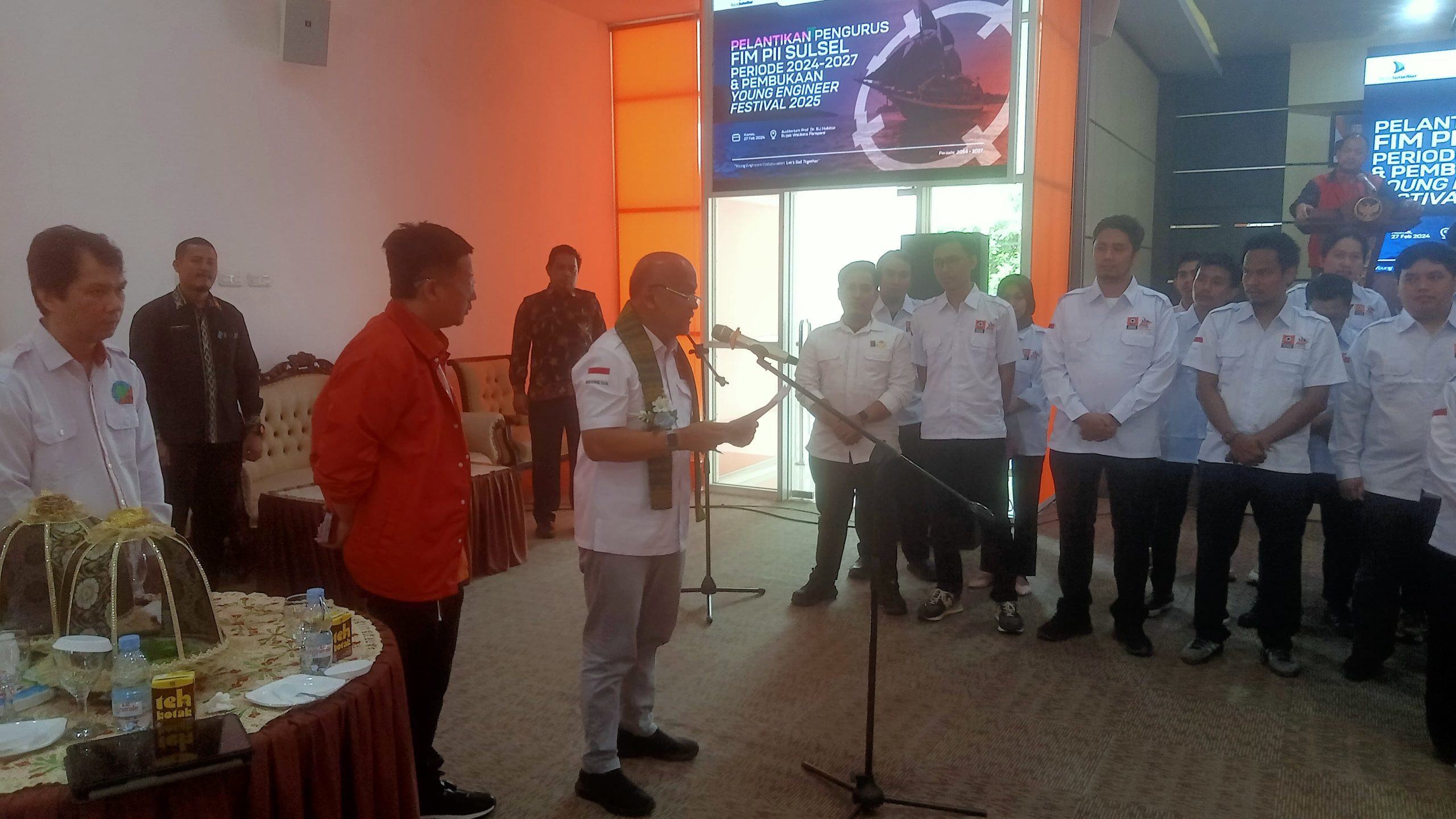 Ilham Habibie saat menghadiri pelantikan FIM PII Sulsel dan Youth Engineering Festival 2025. Dok: Azwar Radhif