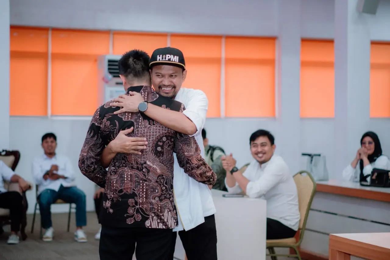 Momen kebersamaan Mantum Rijal Madani bersama Ketua Terpilih Hamka Calu' Hamid. Dok: Azwar Radhif