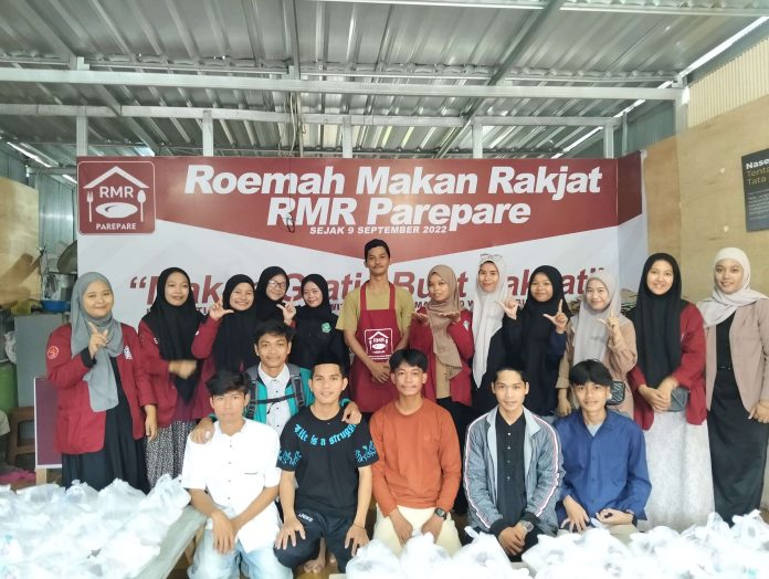 LIBAM dan Rumah Makan Rakyat Kolaborasi untuk berbagi takjil. Dok Azwar Radhif