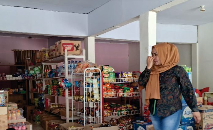 Siska, ditemui oleh tim Maupa.id di tokonya. Dok: Maupa.id