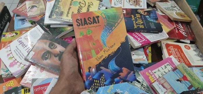 Siasat Menikmati Kesemenjaan Kembali Dicetak. Dok: Azwar Radhif