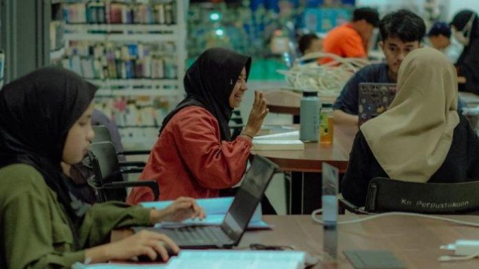 Perpustakaan Parepare kembali aktifkan pelayanan malam hari. Dok: Cidd