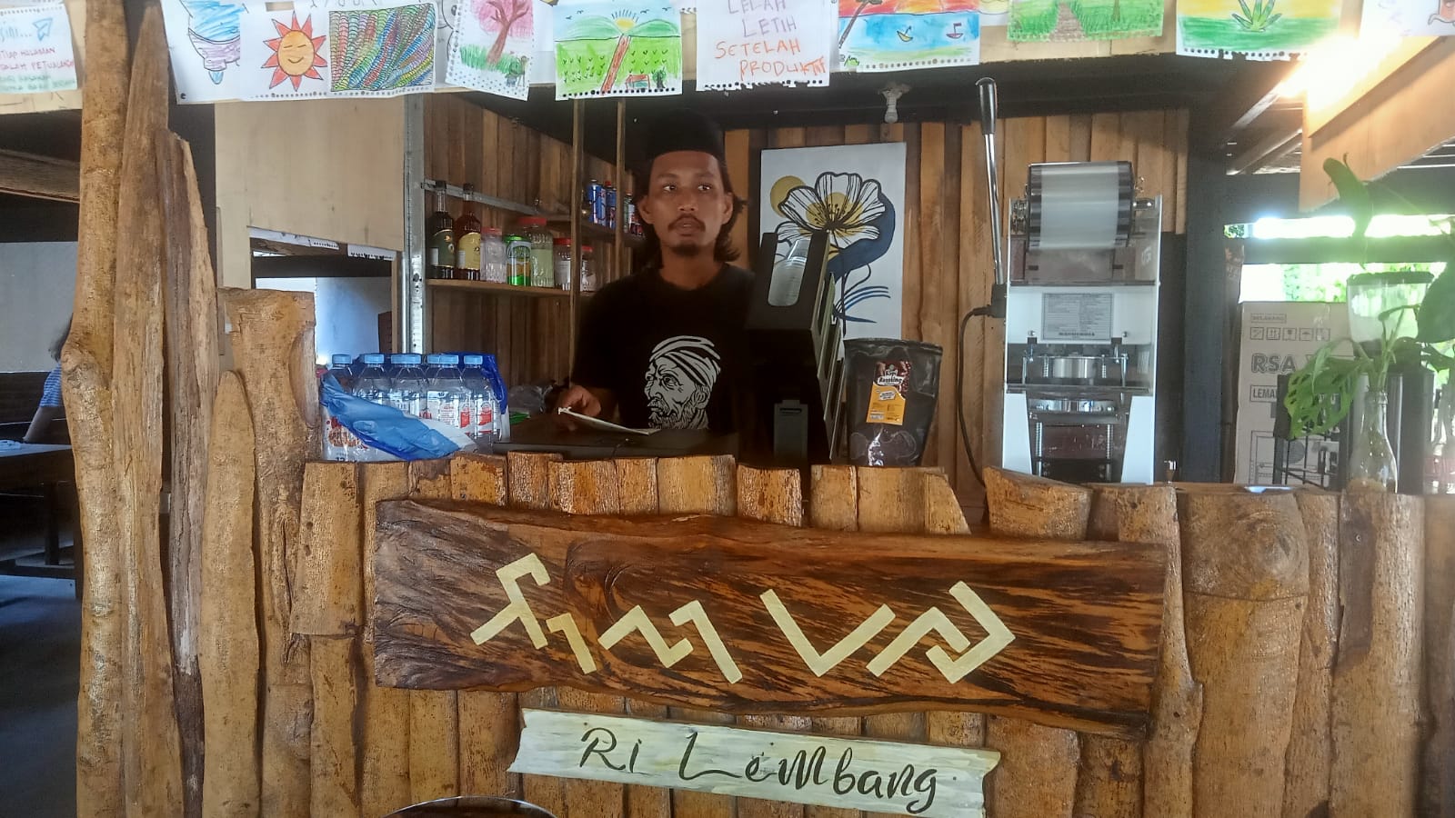 Sastra, pengelola Bola Macca. Dok: Azwar Radhif