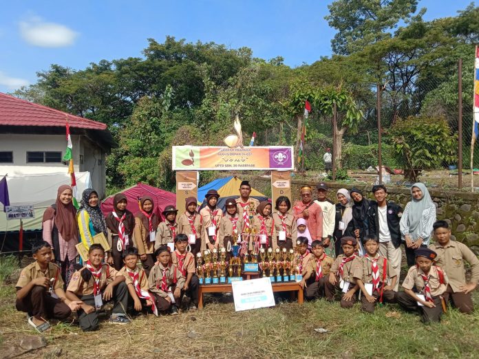 Foto bersama peserta dari SDN 20 Parepare. Dok Azwar Radhif