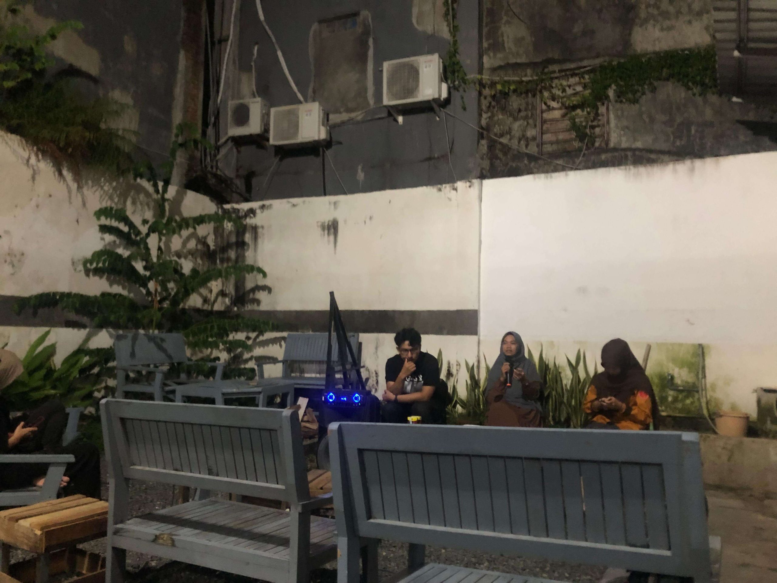Pemantik membahas film The Women From Rote. Dok: Muhammad Wahbah