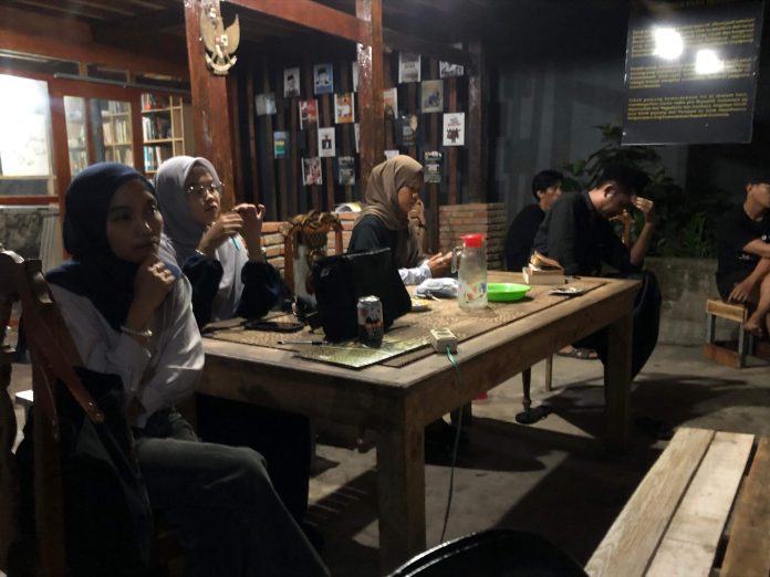 Suasana nobar film The Women From Rote. Dok: Muhammad Wahbah