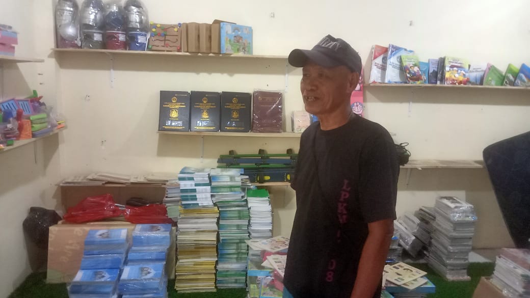 Dg Tarrang, keamanan di Pasar Jompie. Dok; Azwar Radhif