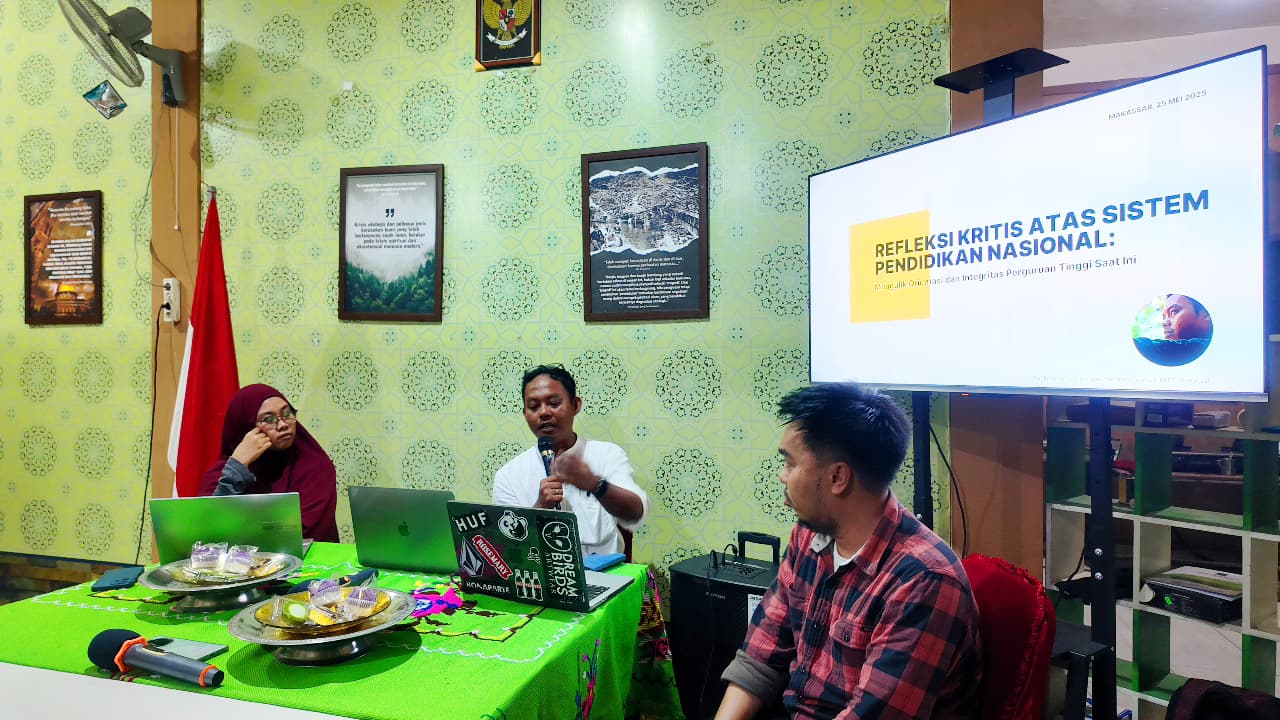 Narasumber diskusi yang diselenggarakan Ma’REFAT INSTITUTE Sulawesi Selatan. Dok: Muhammad Wahbah