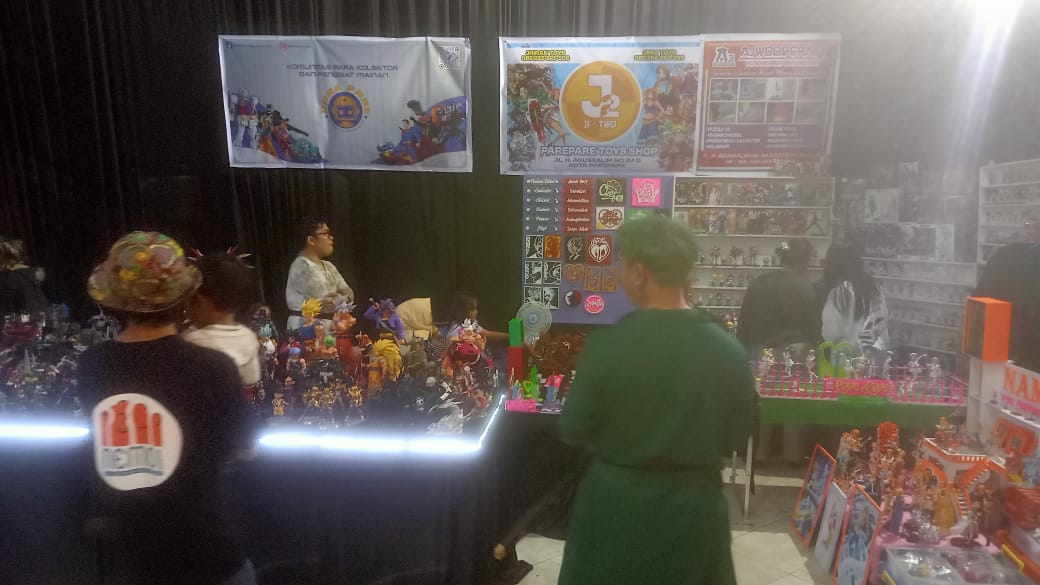 Komunitas Parepare Toys, kolektor sekaligus penjual mainan. Dok; Azwar Radhif