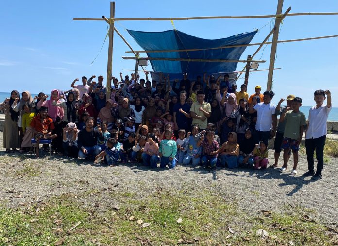 Foto bersama masyarakat tolak tambang. Dok: Panitia FMS Budong-budong